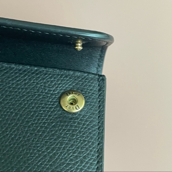 SADDLE FLAP CARD HOLDER - Picture 6 of 8